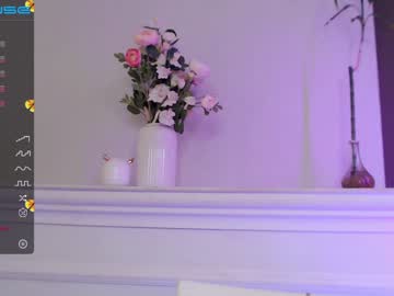 girl cam all day small_blondee image #2949272