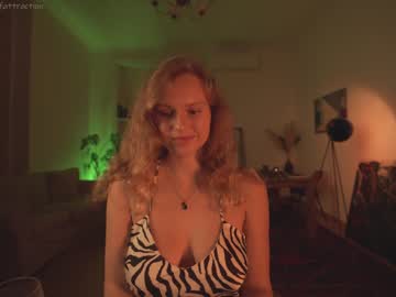 girl cam all day thelawofattraction image #463109