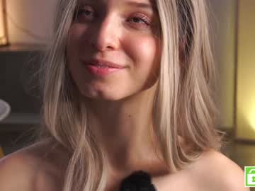 girl cam all day checkmypeach image #9042394