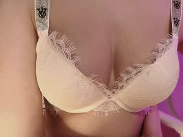 girl cam all day hollyextra image #9339584