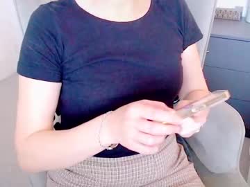 girl cam all day myassistant image #2199692