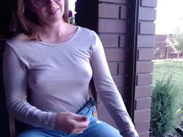 girl cam all day juicy_peach88 image #2148597