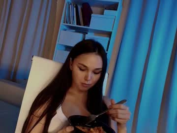 girl cam all day hollyextra image #8939321