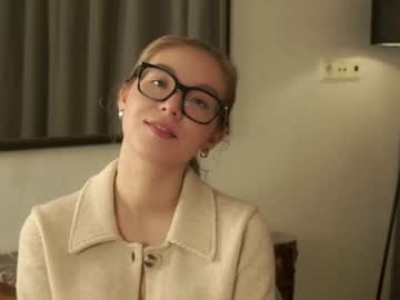 girl cam all day gillianelletson image #8391487