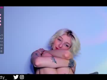 girl cam all day lit1le_kitty_ image #2741378
