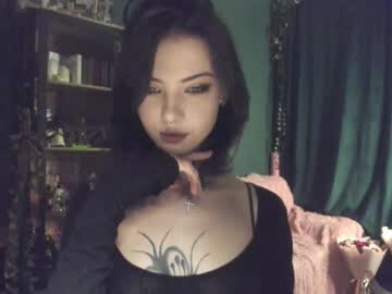girl cam all day bmwm5f90 image #8724973