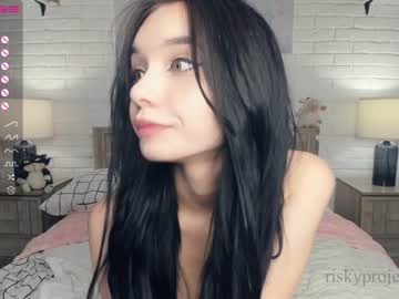 girl cam all day riskyproject image #5001397