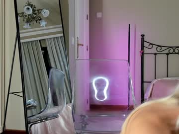girl cam all day mazeekiin image #8786042