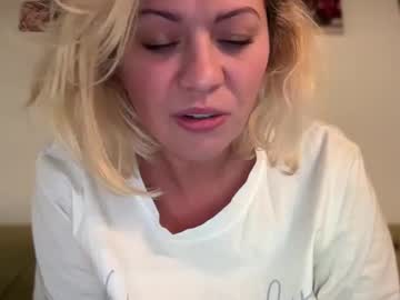 girl cam all day kiradivine image #8253040