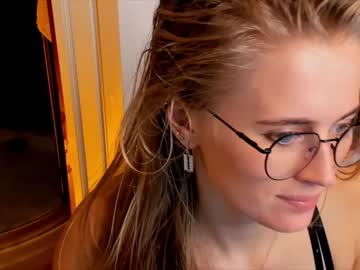 girl cam all day linellali image #2765514