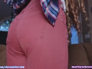girl cam all day chroniclove image #7002697