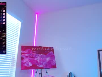 girl cam all day petitebrat image #2629727