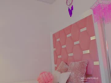 girl cam all day nicolle_mitchelle image #8763020
