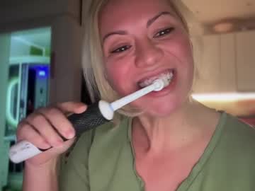 girl cam all day kiradivine image #8557183