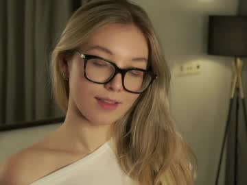 girl cam all day gillianelletson image #8404682