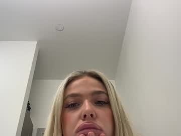 girl cam all day emabluee2 image #8844391