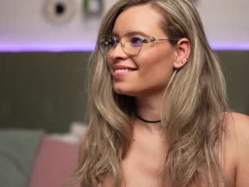 girl cam all day brandywhite image #3550159