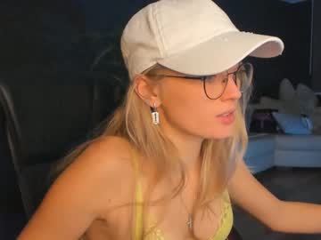 girl cam all day linellali image #2980880
