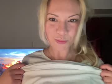 girl cam all day kiradivine image #2887546