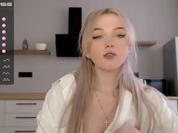 girl cam all day small_blondee image #1514932