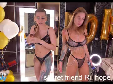 girl cam all day queenafina image #4189980
