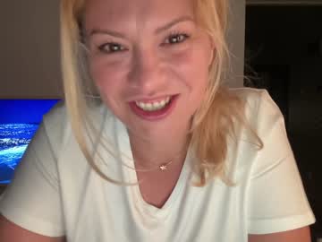 girl cam all day kiradivine image #2393525