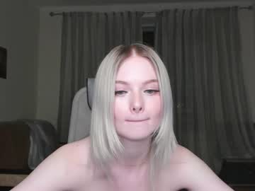 girl cam all day yuppiyulia image #225374