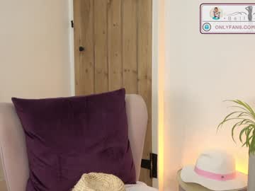 girl cam all day belle_jlou image #2434276