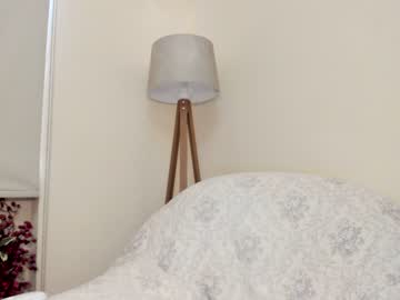 girl cam all day snowww_white image #3623538