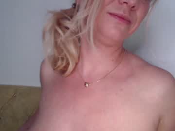 girl cam all day kiradivine image #2070436