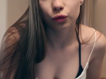 girl cam all day elleyrayman_ image #1716723