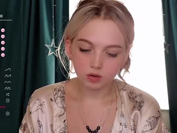girl cam all day small_blondee image #5234461