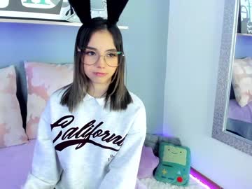 girl cam all day saschaholmen image #2922315