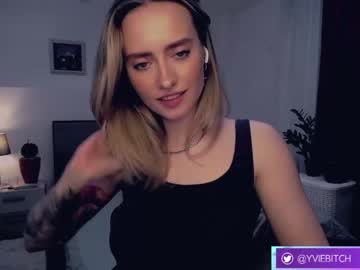 girl cam all day _yvie_ image #4712490