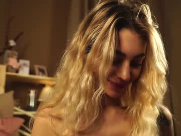 girl cam all day cuteelsa_ image #5398791