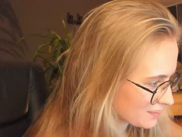 girl cam all day linellali image #3009783