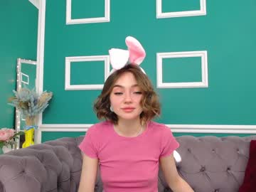 girl cam all day adelewilson__ image #1255276