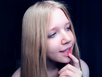 girl cam all day hug_honestly image #5802377