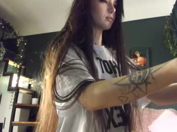 girl cam all day bmwm5f90 image #9077035