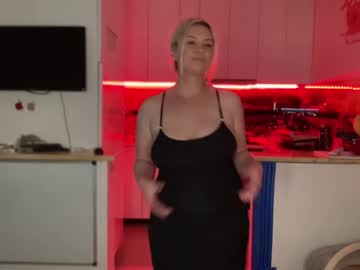 girl cam all day kiradivine image #5737185