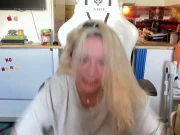 girl cam all day kiradivine image #4690024