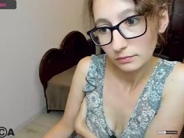 girl cam all day cuddlieskarina image #5108459