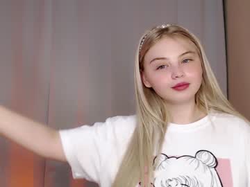 girl cam all day shy_blondiee image #3690594