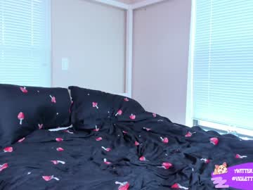 girl cam all day violetttflowers image #3016581