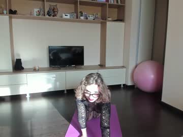 girl cam all day emilymilf__ image #3853841