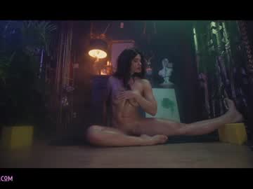 girl cam all day lucieoude_ image #1986744