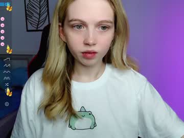 girl cam all day small_blondee image #3809539