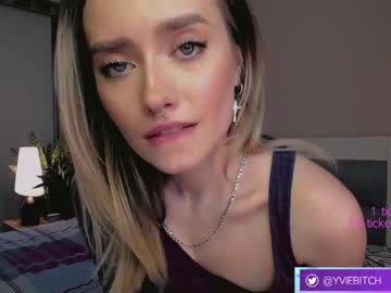 girl cam all day _yvie_ image #3559083