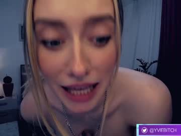 girl cam all day _yvie_ image #4747388
