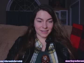 girl cam all day chroniclove image #6479364